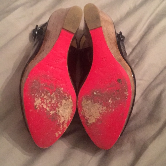 Christian Louboutin - Picture 4 of 4